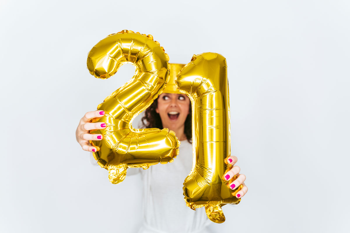 idee-originale-anniversaire-entreprise-web Anniversaire entreprise, lettre gonflable 21 ans