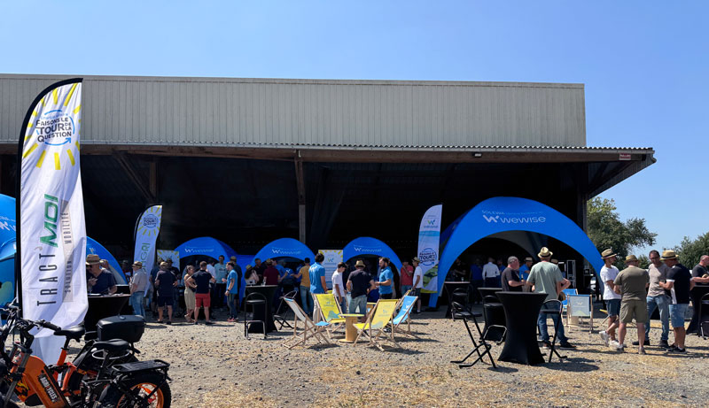 Expositions et tentes durant une tournée commerciale