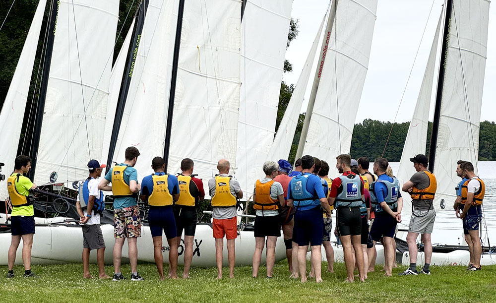 Team building, olympiades course bateau